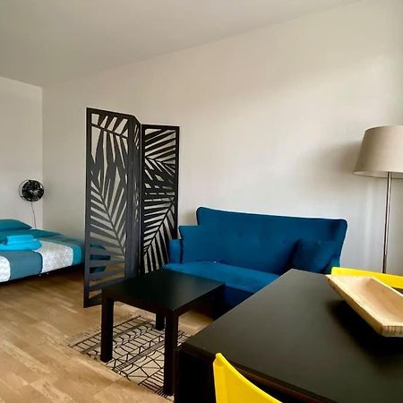 Beau Studio Cosy Et Calme - Face A La Gare De Rosny-Sous-Bois - 20Mn De Paris Et Disneyland Exterior photo