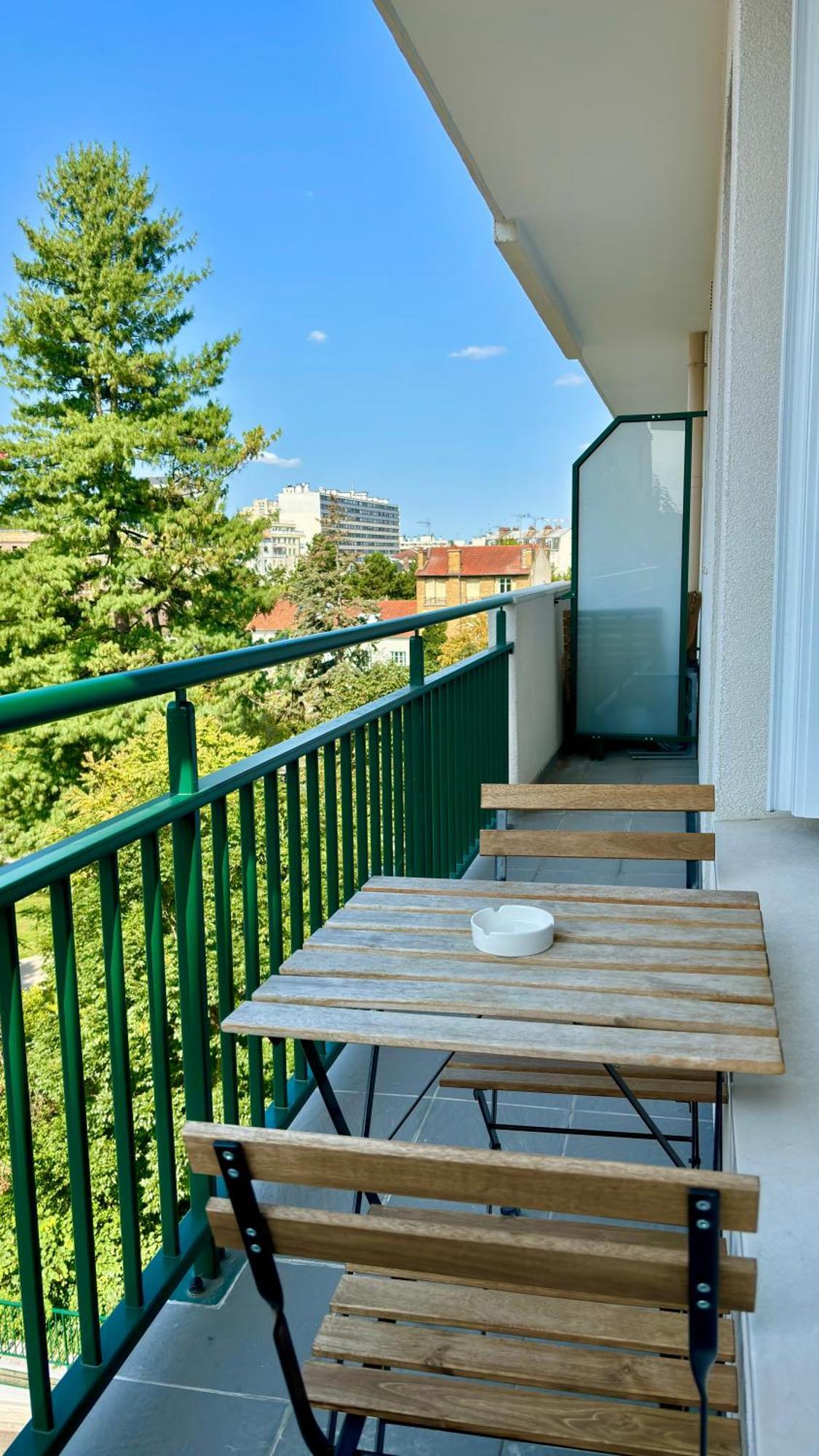 Beau Studio Cosy Et Calme - Face A La Gare De Rosny-Sous-Bois - 20Mn De Paris Et Disneyland Exterior photo